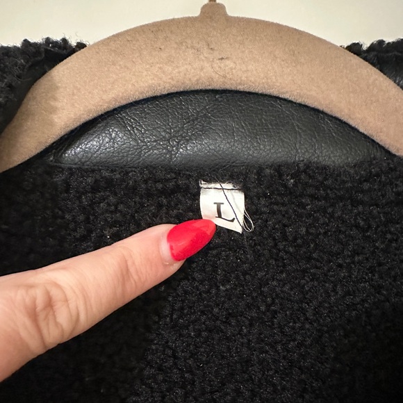 ◼️Commense Black Faux Leather Jacket with Shearling Collar and Cuffs - Picture 6 of 8